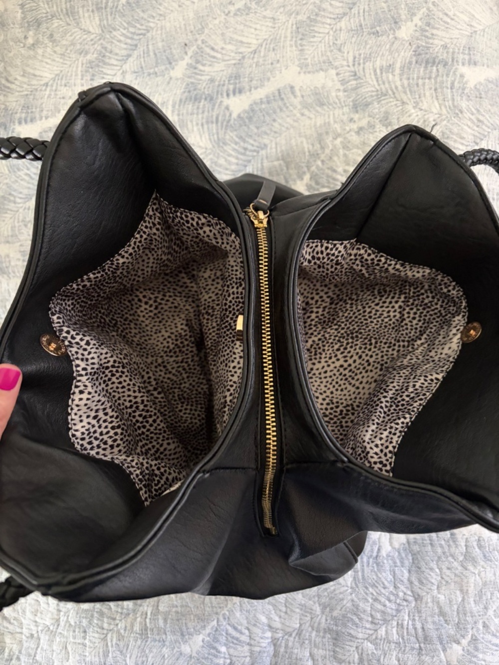 Handbag - Picture 3 of 6